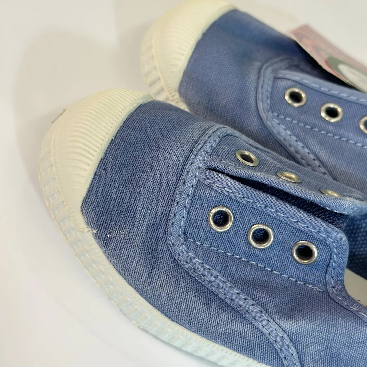 Cienta Shoes> Kids Canvas Slip On Sneakers Lavanda
