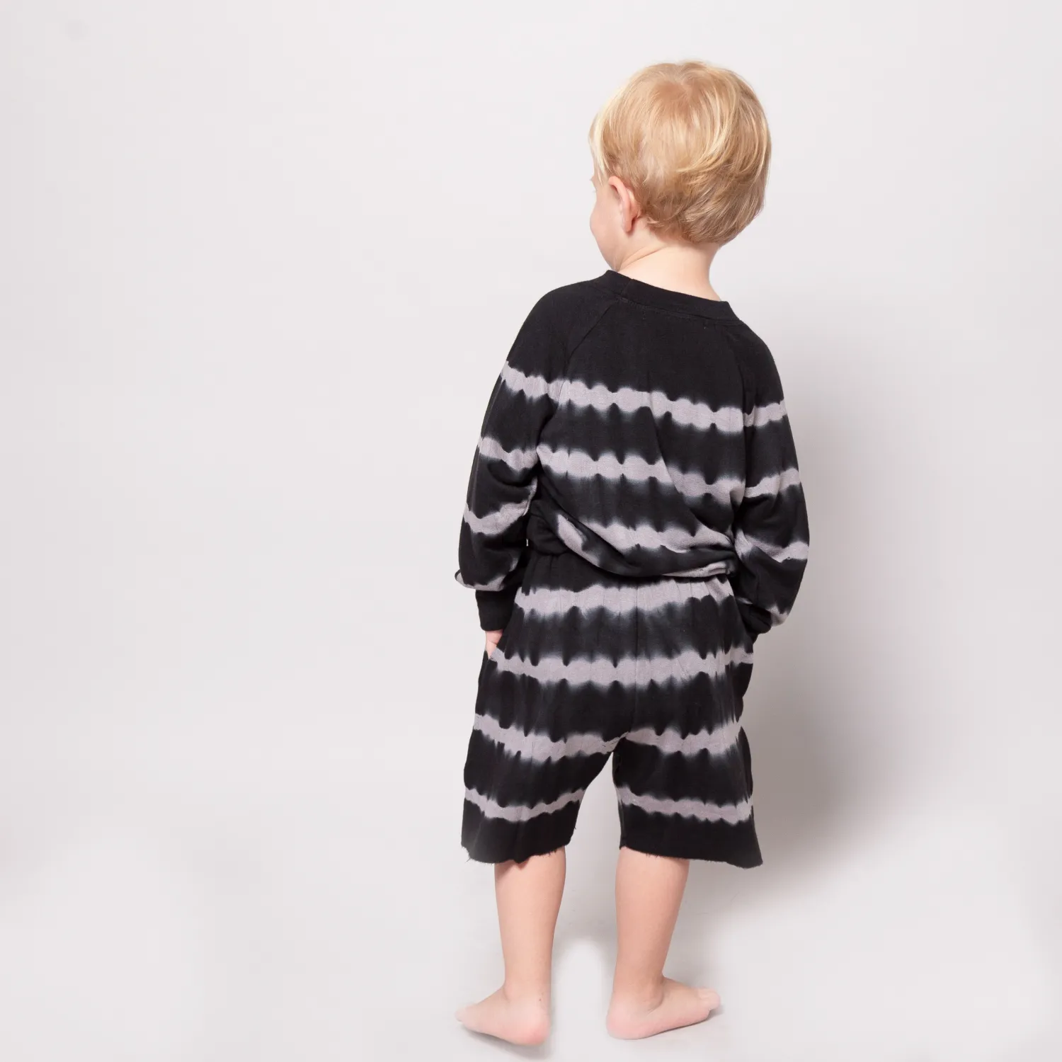 Fairwell Kids Sweatshirts> Mellow Raglan, In Onyx