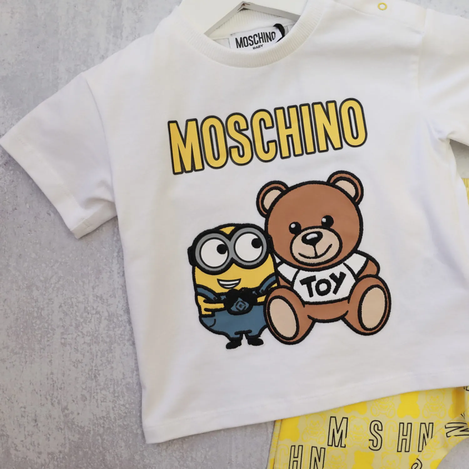 Moschino T Shirts> Baby Minion Logo Teddy T Shirt