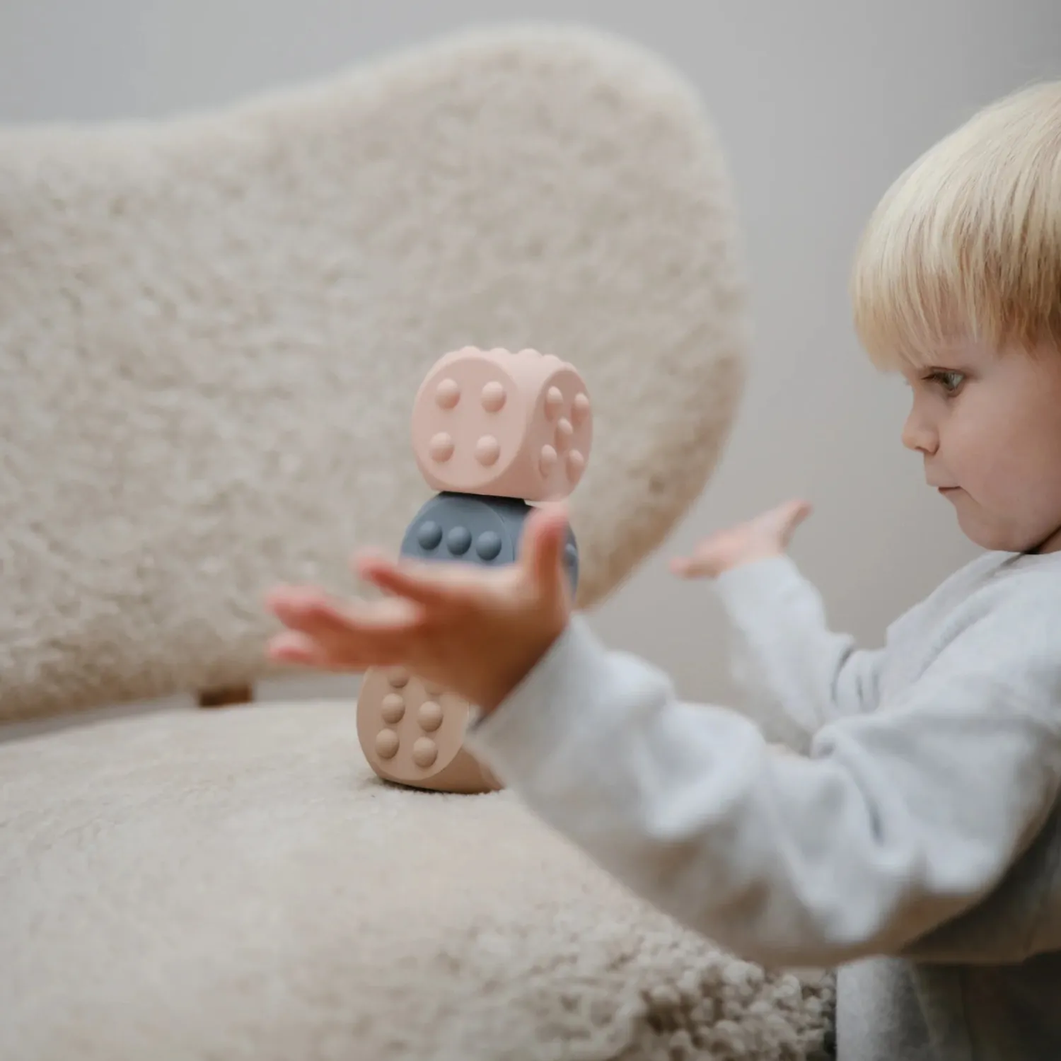 Mushie Face Masks> Dice Press Toy Blush/Shifting Sand