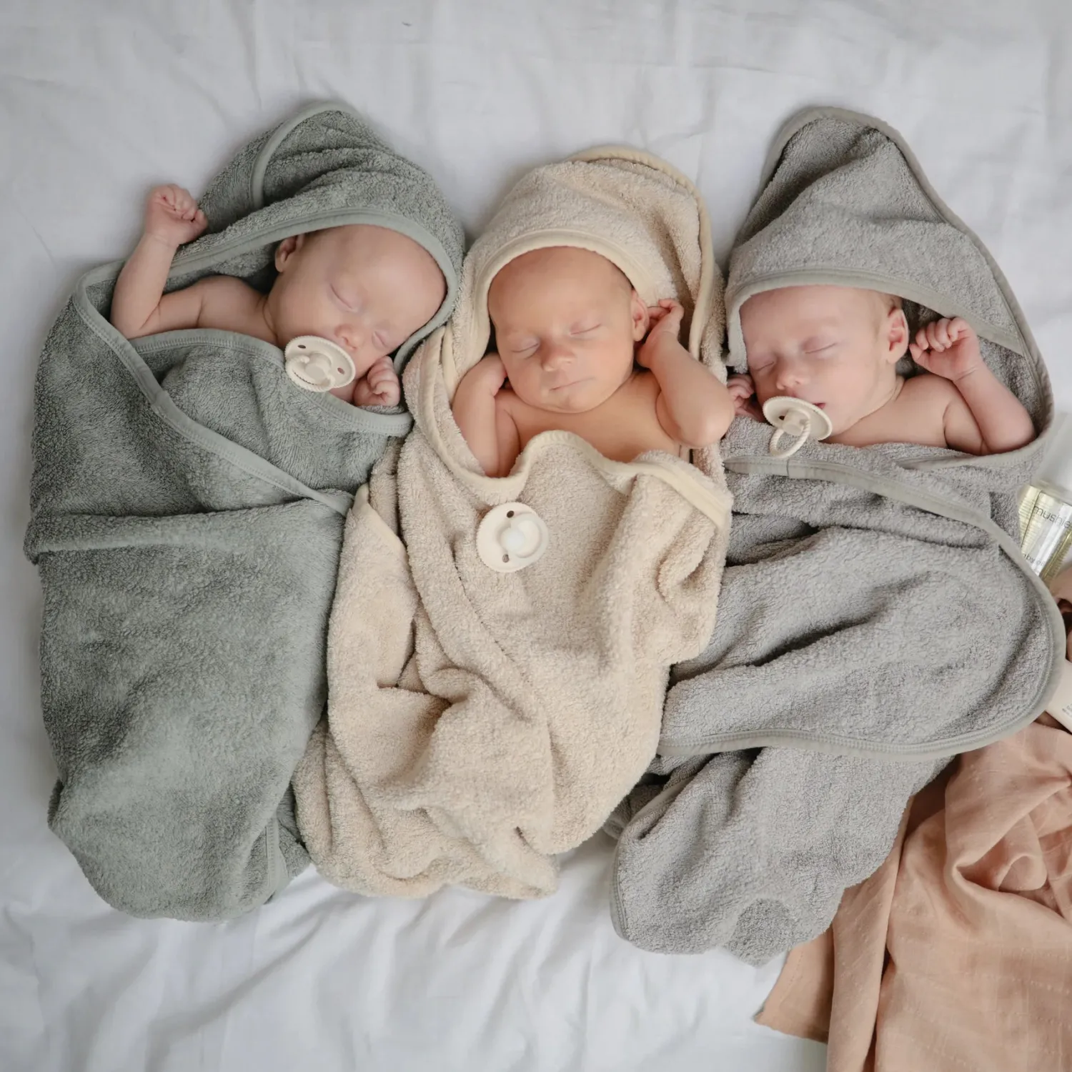 Mushie Face Masks> Organic Cotton Baby Hooded Towel (Fog)
