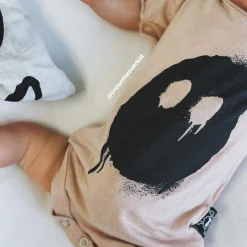 Nununu World Onesies> Baby Melting Mask Onesie Pink