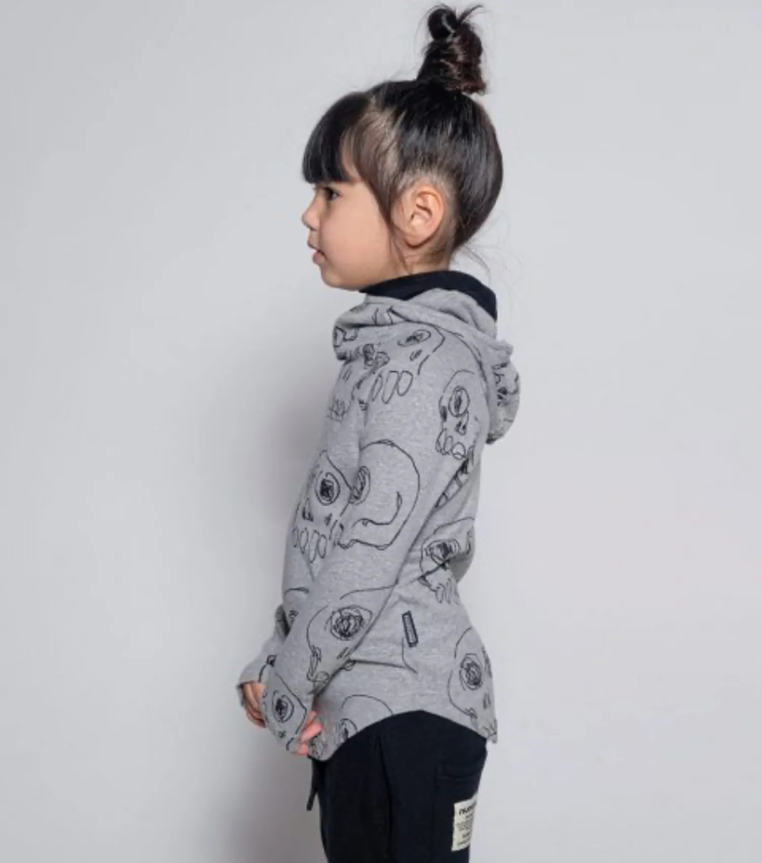 Nununu World Hoodies> Scribbled Skulls Ninja Shirt Black