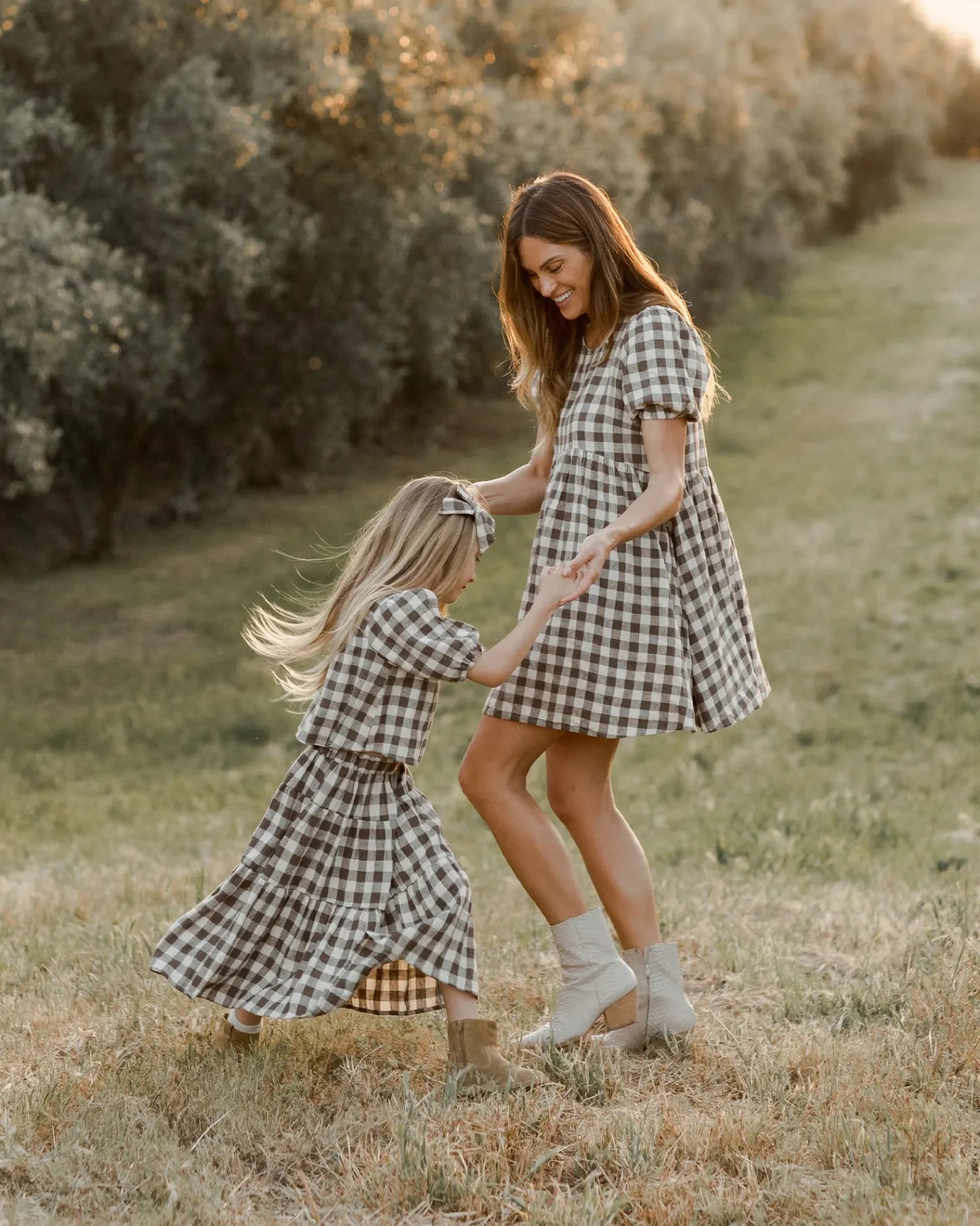 Rylee And Cru Dresses>Rylee + Cru Tiered Midi Skirt || Charcoal Check