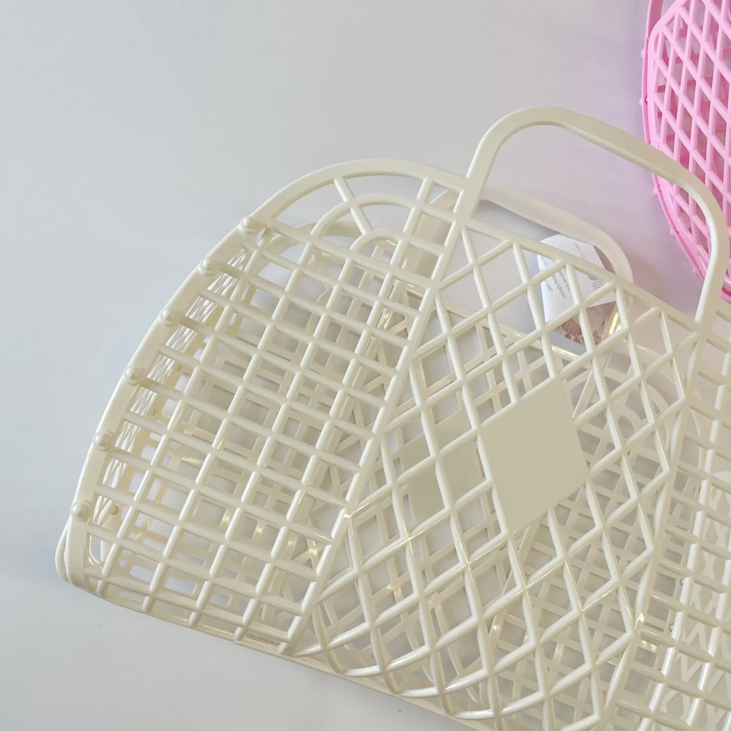 Sun Jellies Face Masks> Retro Basket (Large) Cream
